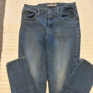 Levi’s 721 high rise skinny jeans